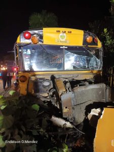 Uno de los autobuses involucrados en el accidente